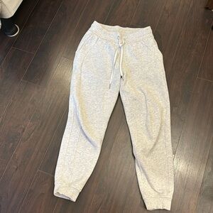 Lululemon scuba joggers size 6